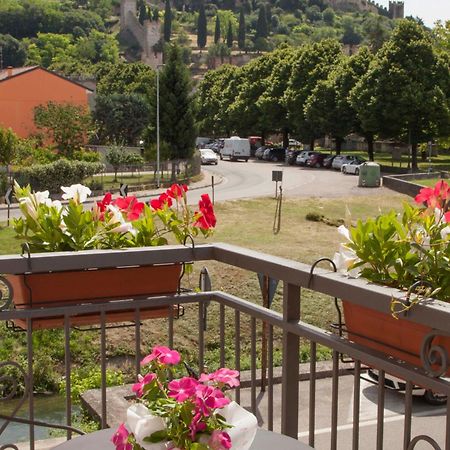 La Finestra Sul Castello Hotel Soave  Exterior foto