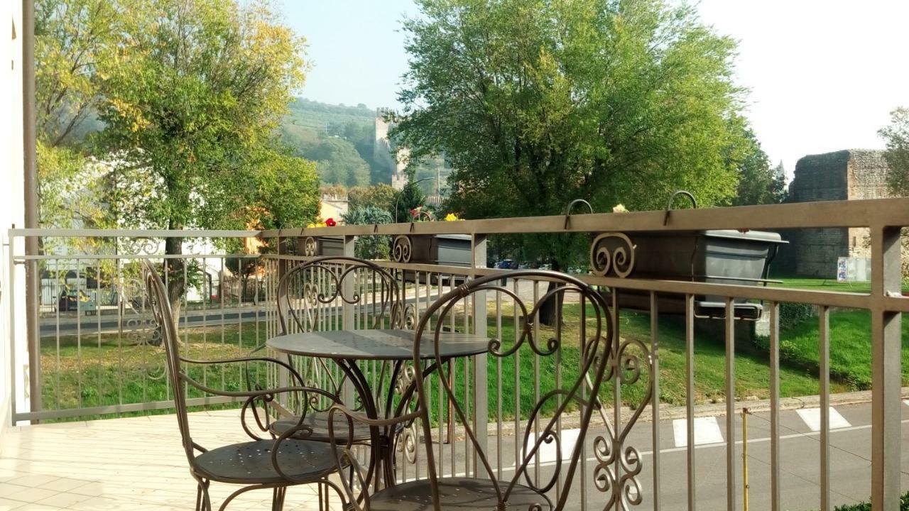 La Finestra Sul Castello Hotel Soave  Exterior foto