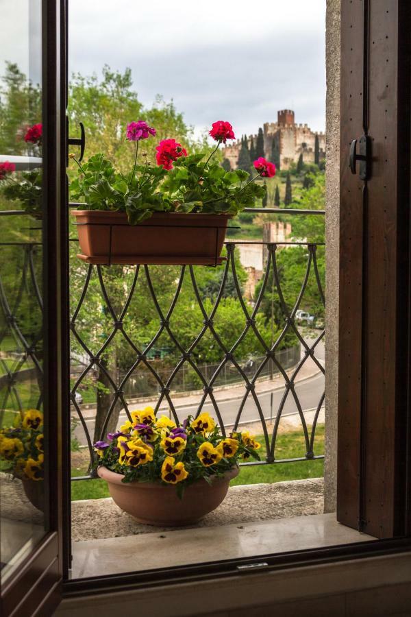 La Finestra Sul Castello Hotel Soave  Exterior foto