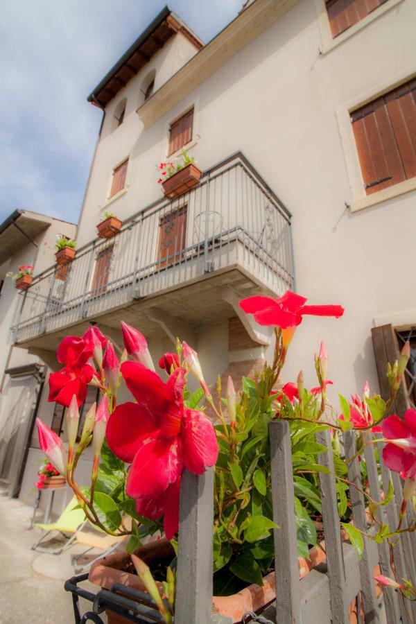 La Finestra Sul Castello Hotel Soave  Exterior foto