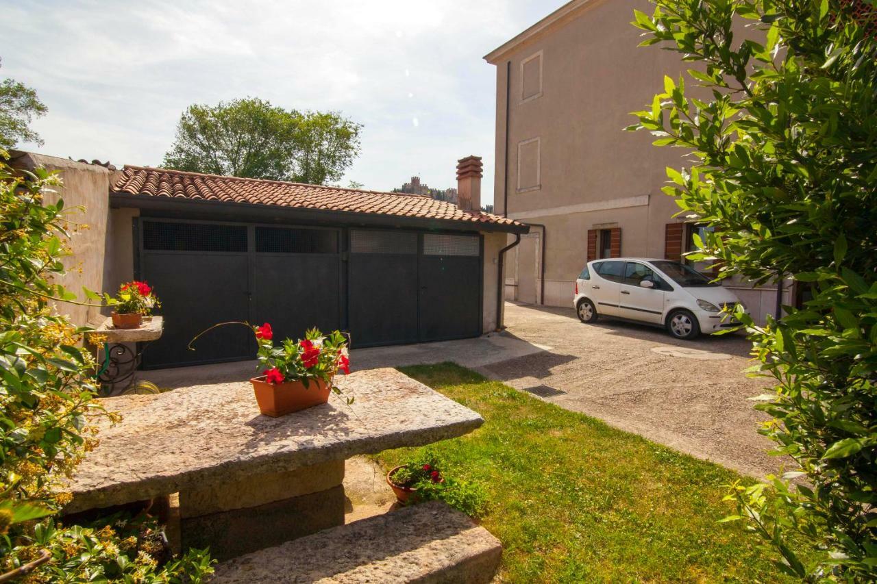La Finestra Sul Castello Hotel Soave  Exterior foto